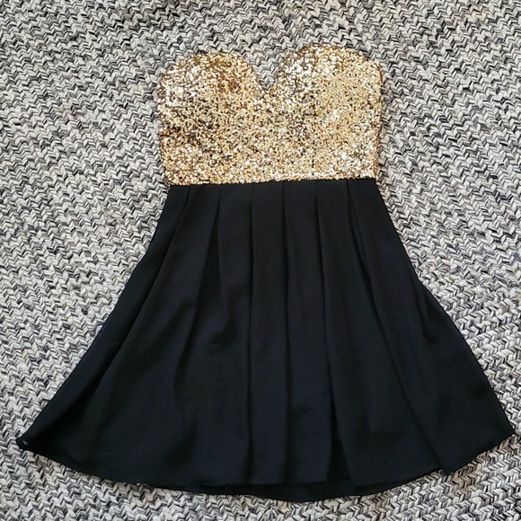 XTAREN SEQUIN GOLD AN BLACK MINI DRESS - Picture 1 of 10